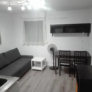 Studio Devant Les Remparts Avec Parking Privé , Avignon France
