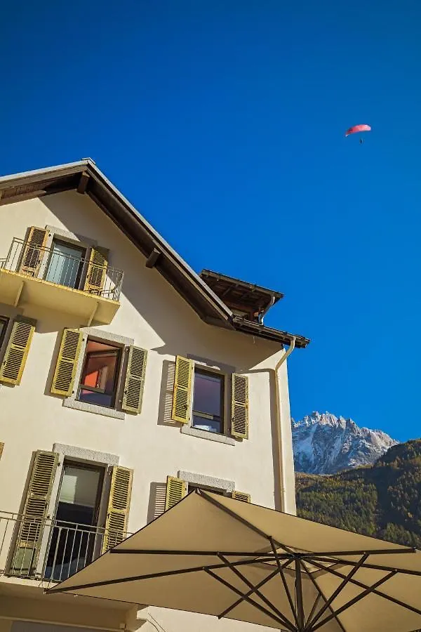 Cosmiques Hotel - Centre Chamonix 2*,  France